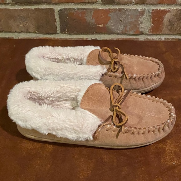 MINNETONKA Moccasin - Picture 2 of 7